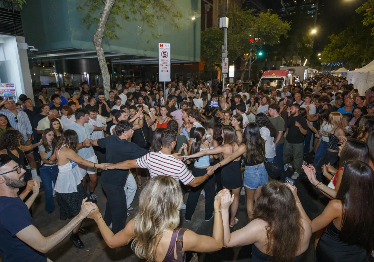 10 Dancing scenes on Lonsdale Street